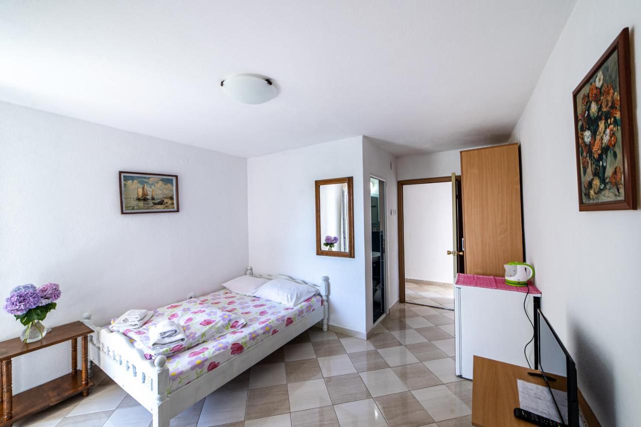 Apartments Vila Nikolic Rafailovici Luaran gambar