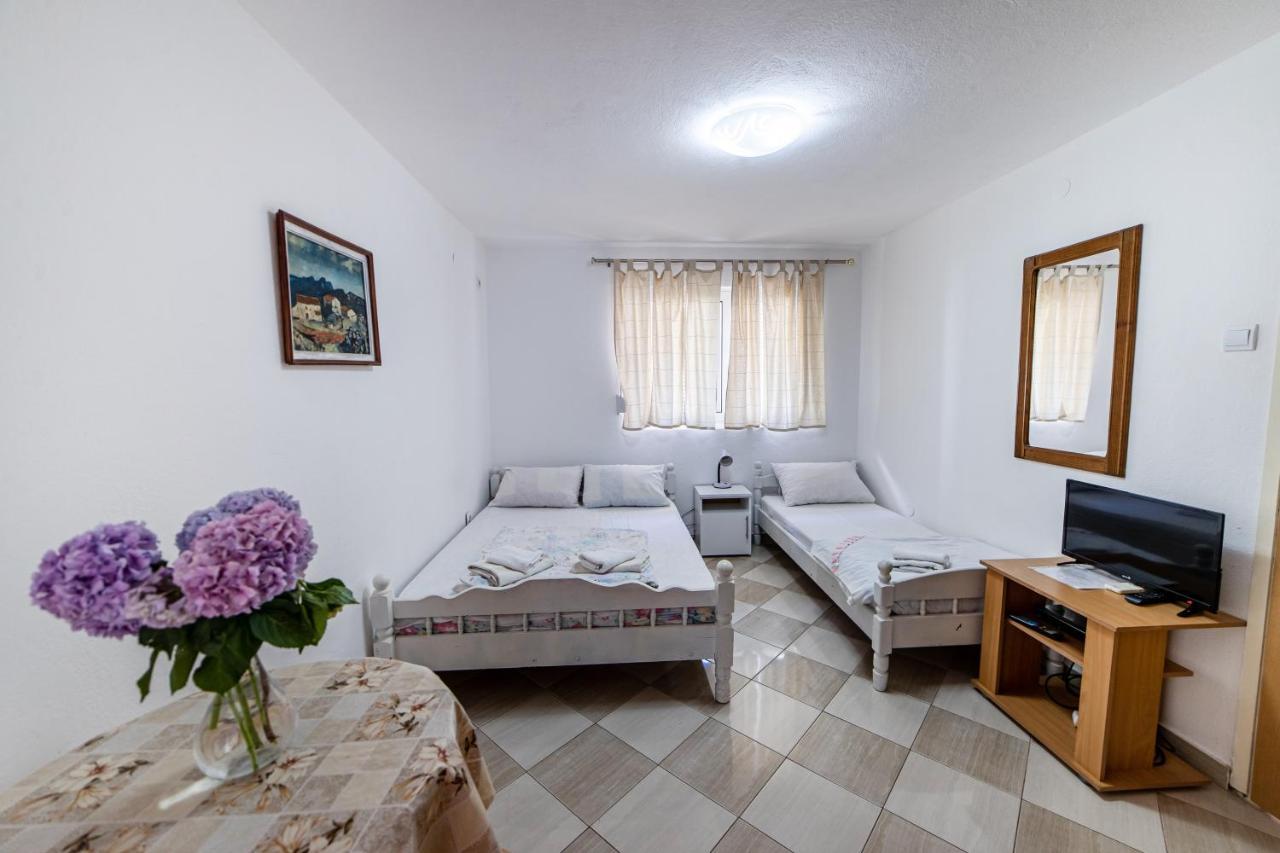 Apartments Vila Nikolic Rafailovici Luaran gambar